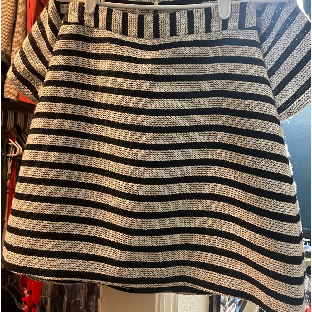 EUC Express Skirt & Top- Matching Set! - Picture 6 of 7